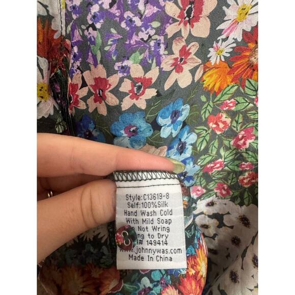 Johnny Was NWOT Daisy Floral Long Sleeve Top With Pompom Tassels Silk Size Small - Picture 13 of 15